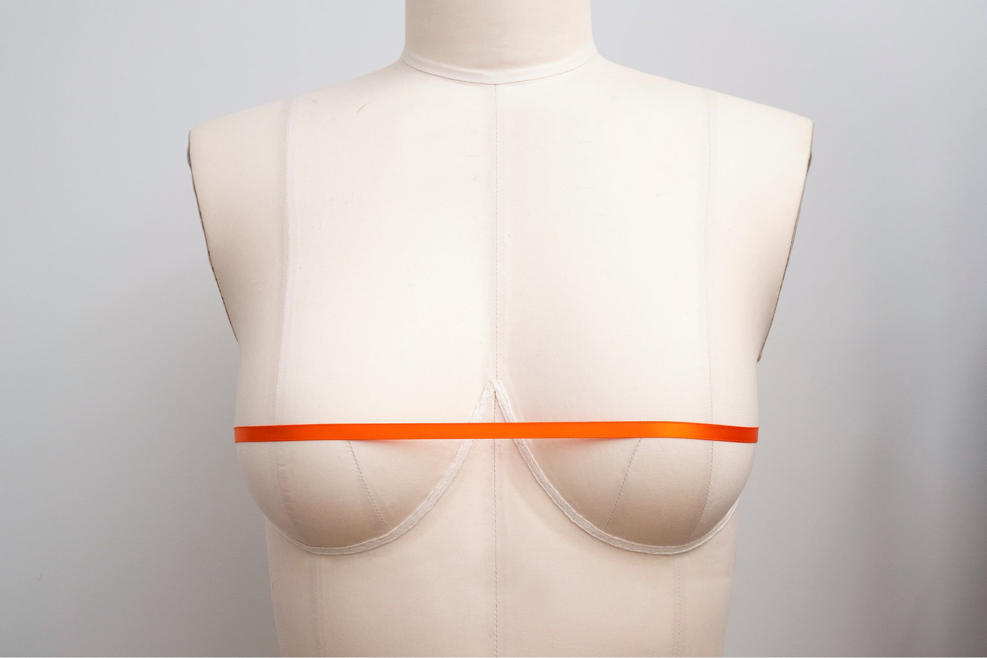 Can You Find Your Bra Size Without Using A Tape Measure? Bra Fitting Like a  Pro! 