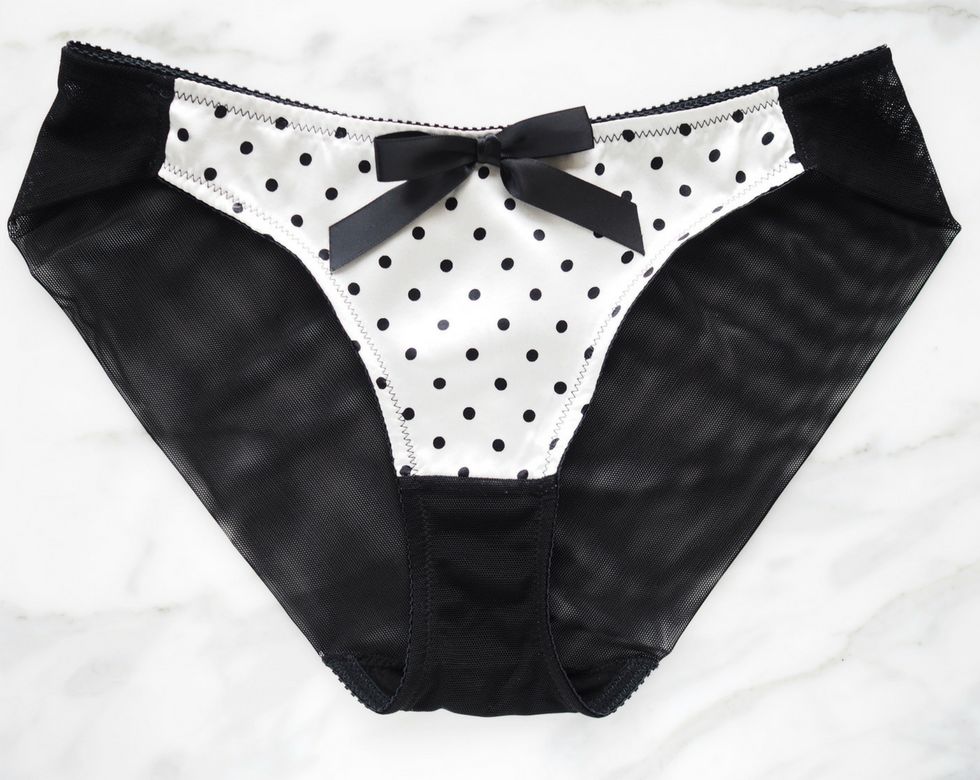 Victoria Secret Corset + Panties Set , 32/34B Send SMS