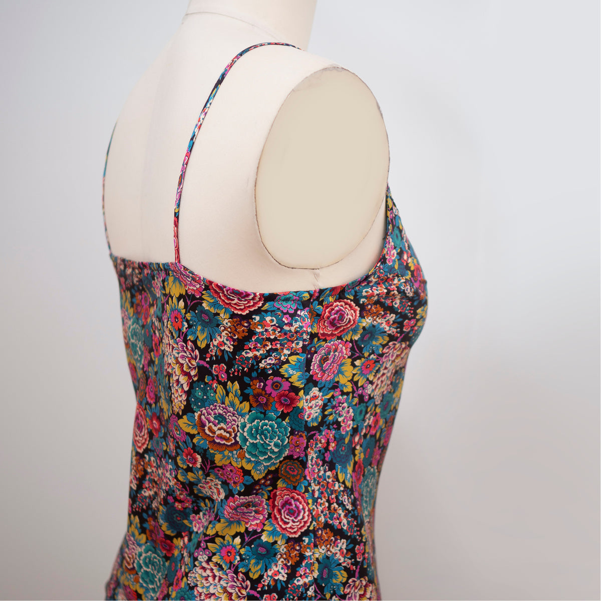 Sommar Camisole PDF Sewing Pattern With Built in Bralette. Low